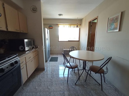 Imagen 17 de 30 de Apartamento En Venta Zona Centro Barquisimeto Rah 23-10318 // Invierta Seguro Con Rentahouse//