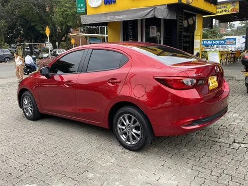 Mazda 2 1.5 Touring At 4x2 2025