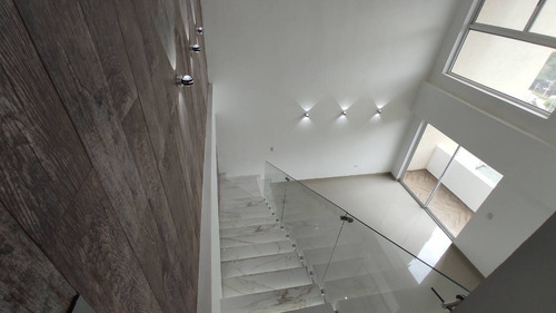 Imagen 14 de 17 de Adriana Castellanos +58 412 6697984 Ofrece Venta De Hermoso Apartamento Duplex En Residencias Iceberg El Rincón Edo. Carabobo Cod. 164797