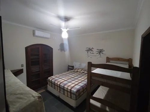 Casa Com Piscina Aquecida, Pé Na Areia, Ar Condicionado, Salão Jogos Com Mesa De Bilhar E Maquina De Vídeo Game Com Vários Jogos, Cascata Aquecida Automatizada, Lazer Completo, Segurança 24 Horas.