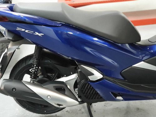 Imagem 9 de 10 de Honda Pcx150 Cbs 3 Anos De Garantia + 7 Troca De Óleo