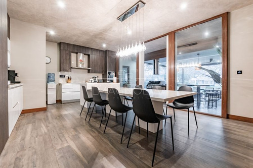 Casa En Venta De 6d/5b En Colina