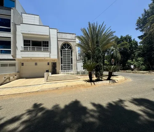 Imponente Casa Revestida En Marmol En El Ingenio