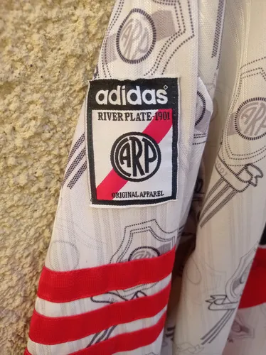 Camiseta River adidas 1997 Tricampeón Gallardo Utilería L (Usado)