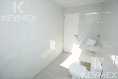 Casa En Venta Barrio Magallanes Frente Al Lago