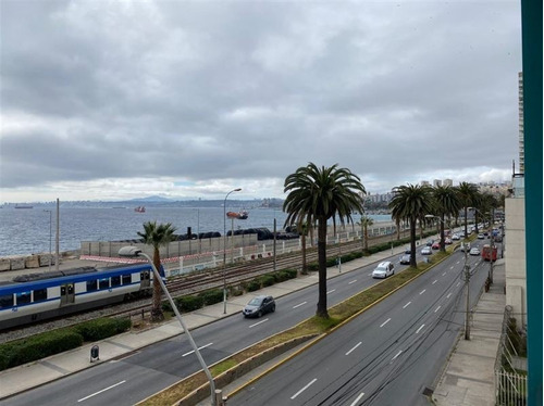 Oficina Valparaíso Metro Bellavista Renovada