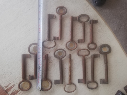 3 Clavos Rieleros Ferrocarril Marca H C Rectos Acero Antiguo (Usado)