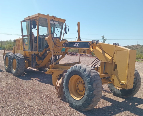 Motoniveladora Caterpillar 140k
