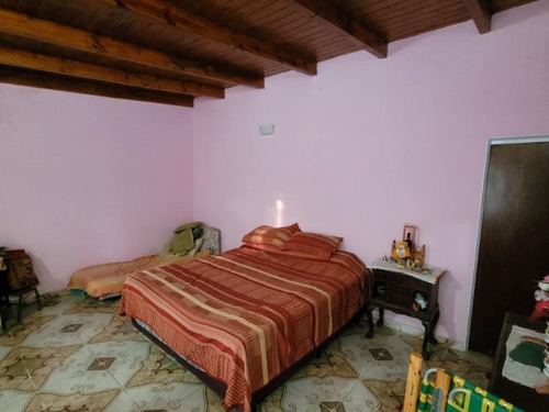 Casa Quinta Con Pileta, Y Amplio Terreno Parquizado