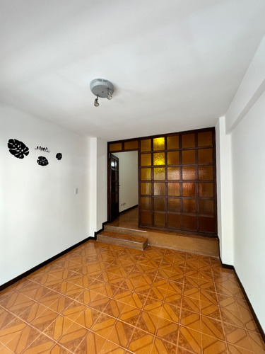 1 Ambiente Y 1/2 A La Calle C/ Balcón Saliente Plaza Mitre