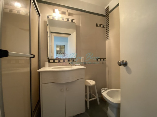 Hermoso Apartamento En La Península Con Vista Al Mar. - Ref: 5937