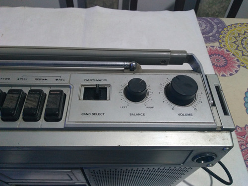Radiograbador Sanyo M9922lu Solo Anda Radio Am.- Plateado (Usado)