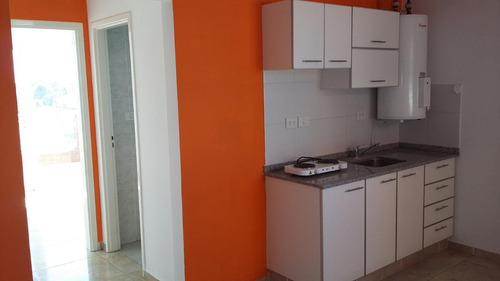 Imagen 5 de 10 de Departamento En Venta, Hipólito Yrigoyen 530 3°a, Belén De Escobar