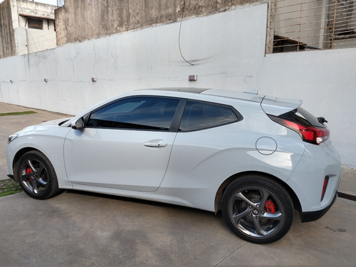 Imagen 2 de 5 de Hyundai Veloster Tech 2.0 At.