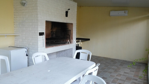 Casa En Punta Del Este, Mansa- Ref: 312