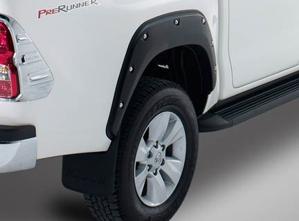 Imagen 7 de 9 de Fenders Toyota Hilux Revo Dx 2016-2018 Con Agujeros Maxliner