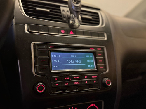 Volkswagen Fox 1.0 Seleção Tec Total Flex 5p