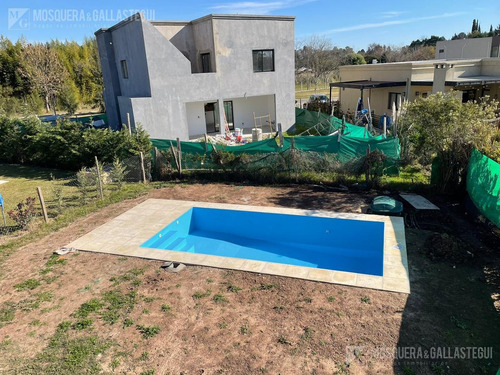 Imagen 21 de 30 de Muy Linda Casa Moderna En San Eduardo - Pilar Del Este
