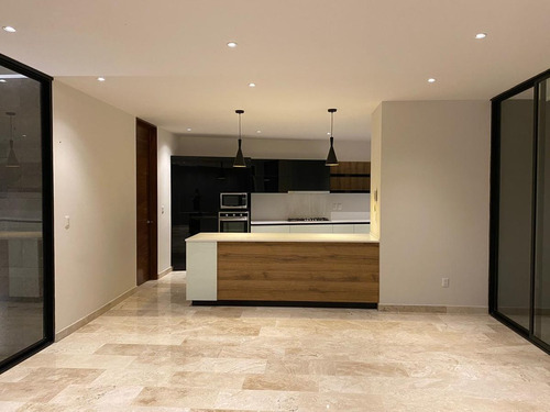 Luxury Home En La Condesa Juriquilla, 4ta Recamara En Pb, C.290 M2, Lujo
