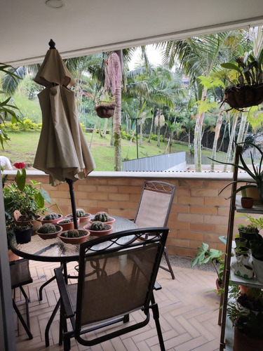 Apartamento Con Modernos Acabados, Amplia Terraza De 13,28 M2. Iluminado Y Ventilado. 