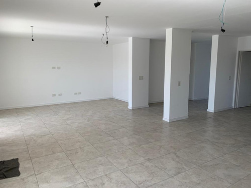 Excelente Casa A La Laguna Con Pileta En El Canton, Puerto