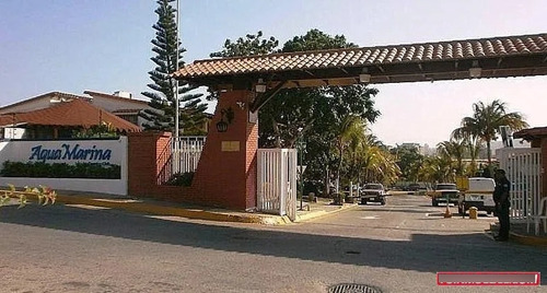 Townhouse En Conj. Residencial Aguamarina Country Club  Ic-00210