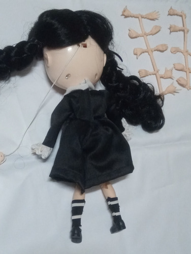 Boneca Blaythe Custum Simples (Usado)