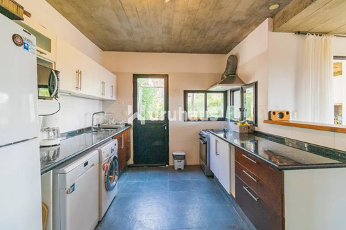 Venta Casa Cinco Dormitorio Montoya