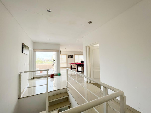 Imagen 8 de 30 de Casa En Venta Bº Norte A Laguna C/pileta