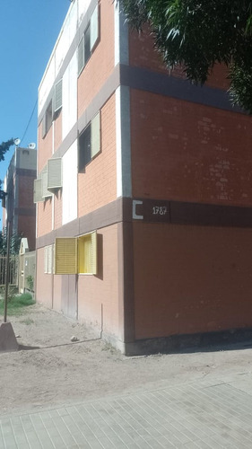 Amplio Departamento Céntrico En Las Heras