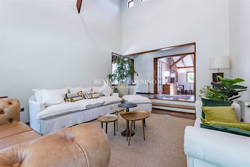 Casa En Venta De 4 Dorm. En Colina