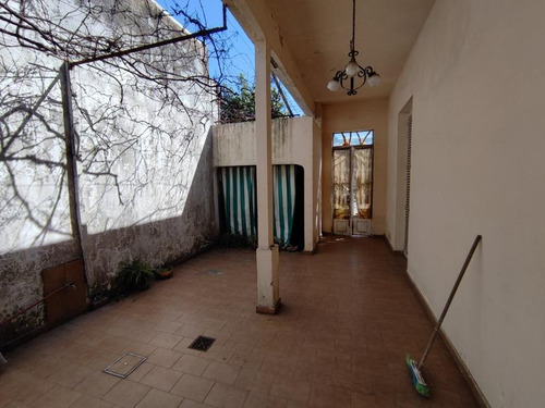 Imagen 2 de 8 de Casa Lote Venta - Haedo