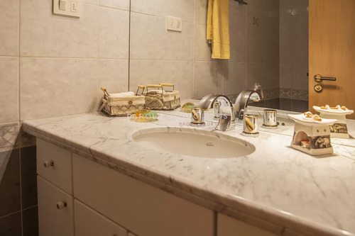 Divino Apartamento En Venta De 3 Dormitoriors En Torre Nueva York, Punta Del Este.