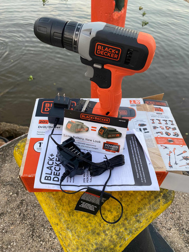 Taladro Atornillador 20v Black And Decker (Usado)