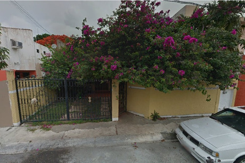 Bonita Casa En Remate Bancario Ubicada En C. Ciprés, Cancún, Q.r. Sk04
