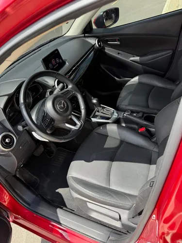 Mazda 2 Sedan 1.5 Touring At