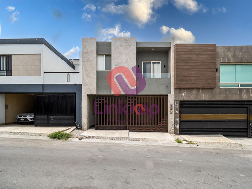 Casa Venta Cumbres Zona Las Lomas Con Alberca En Garcia