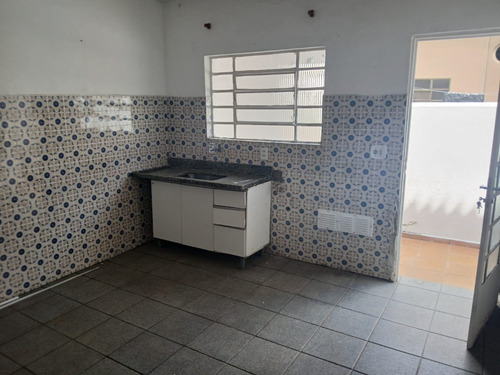 Duas Casas À Venda Ótima Localização Na Penha!
