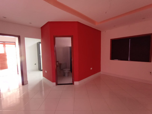 Casa Solta Duplex De 4 Quartos Bem Espaçosa, Ótima Localizaç