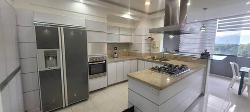 Apartamento  Semi Amueblado, Equipado De 133mts Piso Bajo, Planta,pozo En Las Chimeneas Pmol2