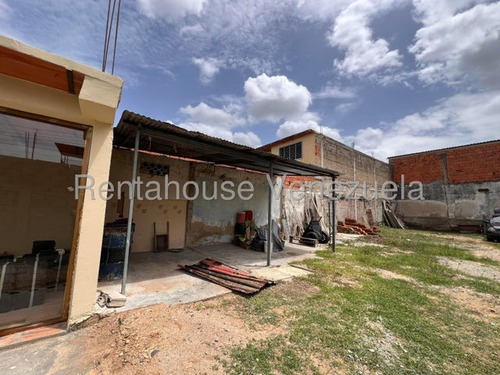 En Venta Terreno Con Locales En Santa Rosa, Maracay (jbra)