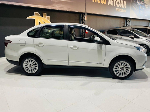 Imagem 5 de 15 de Fiat Grand Siena 1.6 Mpi Essence 16v Flex 4p Manual