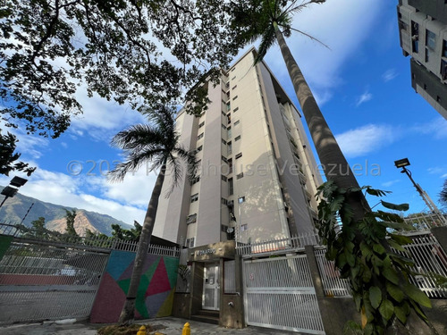 Apartamento Remodelado En Venta En La Urbina Caracas 24-22858