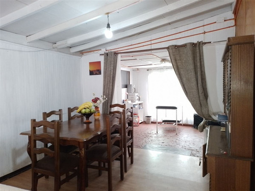 Acogedora Casa En Venta De 4 Dorm. En Quintero