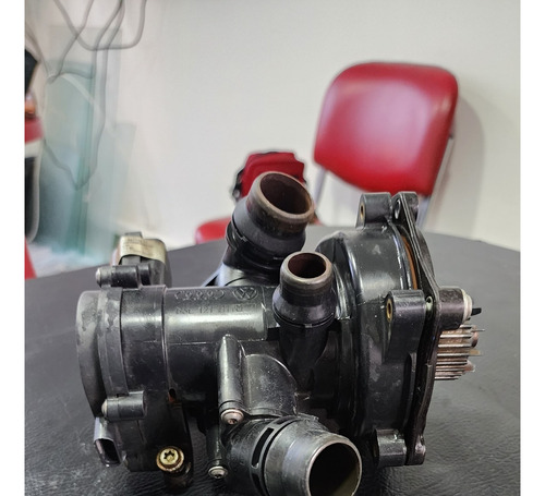 Bomba De Agua Con Termostato Audi A3 06l121111