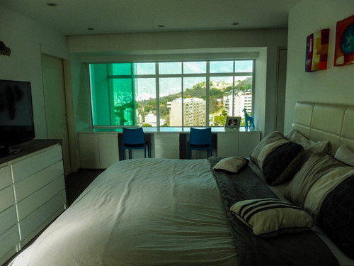 Ss: Vende Apartamento 24-6297 En Mesetas De Santa Rosa De Lima De 220 M2, 4h/3b/3pe