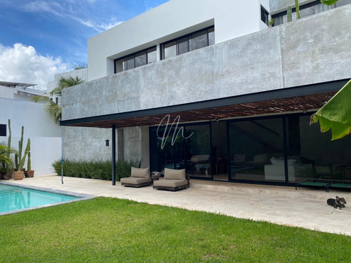 Casa En Venta Con O Sin Muebles En Cancun, Lagos Del Sol