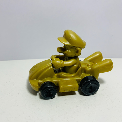 Muñeco Mario Dorado Colección Mario Kart 8 Mcdonalds 2024 (Usado)
