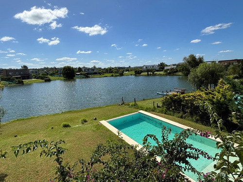 Casa En Venta A La Laguna En El Cantón, Escobar, G.b.a. Zona Norte