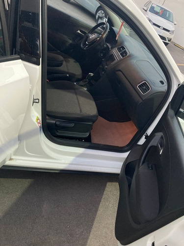 Imagen 5 de 12 de Volkswagen Vento 2020 1.6 Confortline At